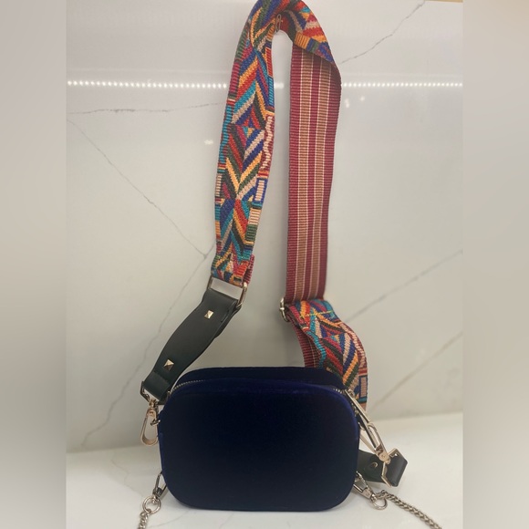 POPSUKI Velvet Crossbody Bag - Picture 11 of 16